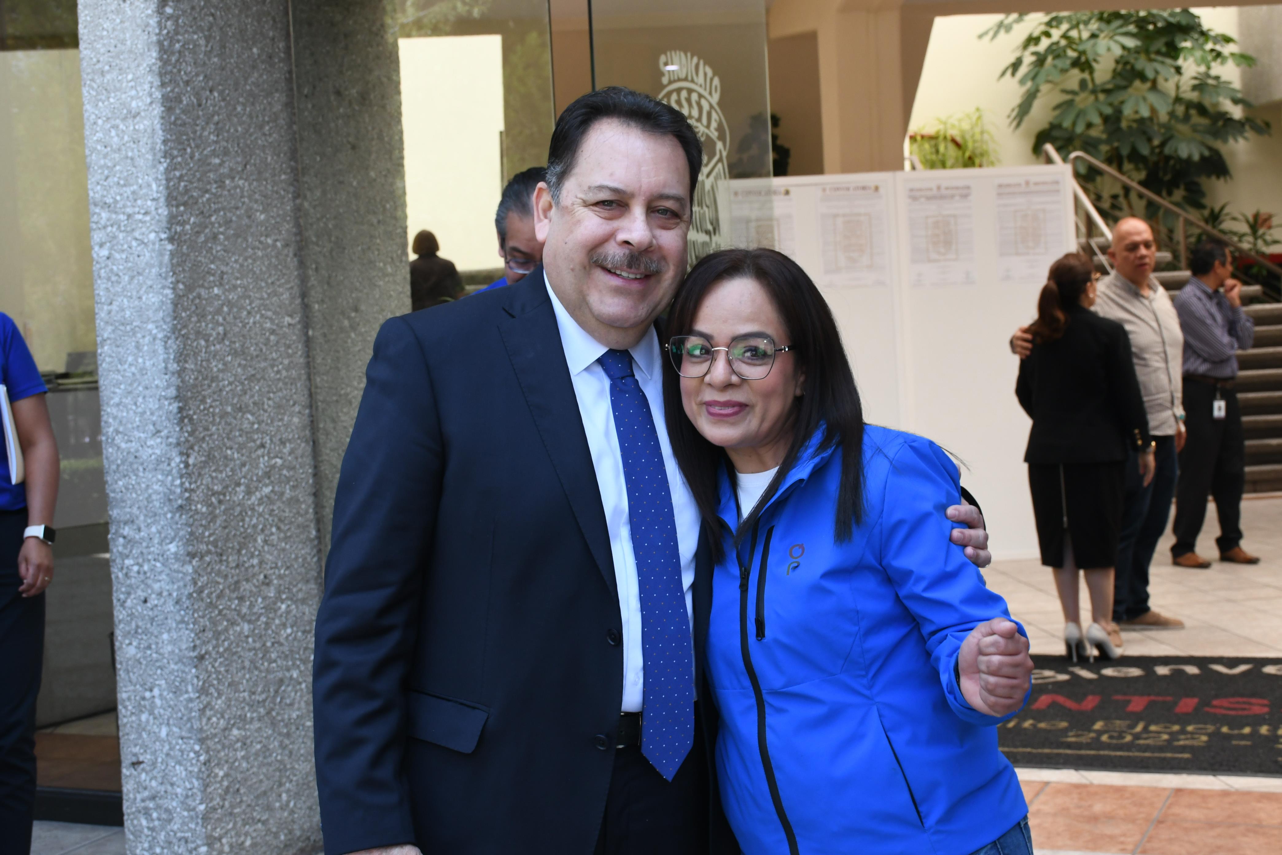 Vista de compañeros de la Sección V, CMN “20 de Noviembre”